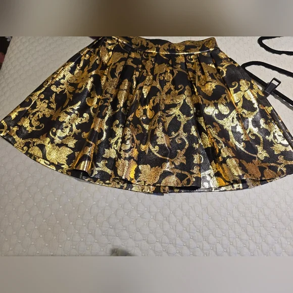 $395 Alice + Olivia Women's Black High Rise Vegan Leather Mini Skirt Size 4 - Picture 5 of 7